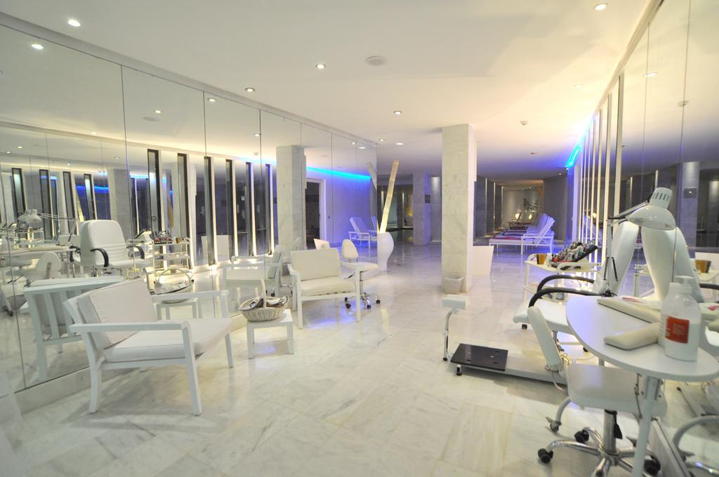 Cesar Resort & Spa Marrakesh Luaran gambar The interior of the clinic