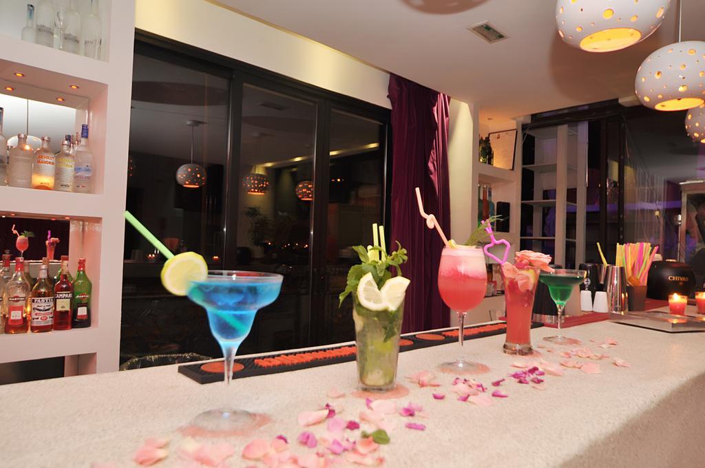 Cesar Resort & Spa Marrakesh Luaran gambar Cocktails at a bar